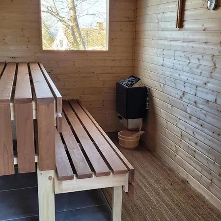 Ferienhaus Renoviertes Familienhaus In Listed - In Nähe Svaneke